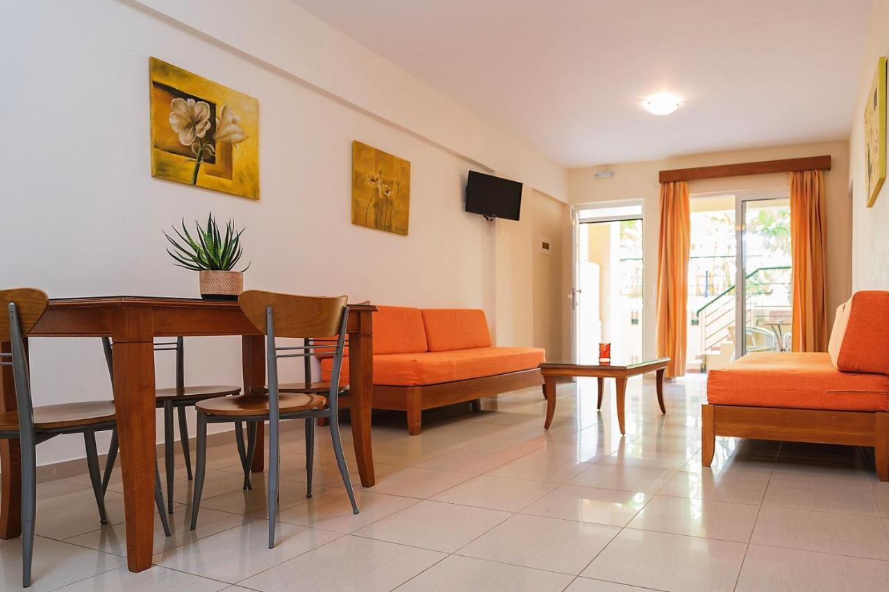 Helios Apartments Kato Daratso Rum bild