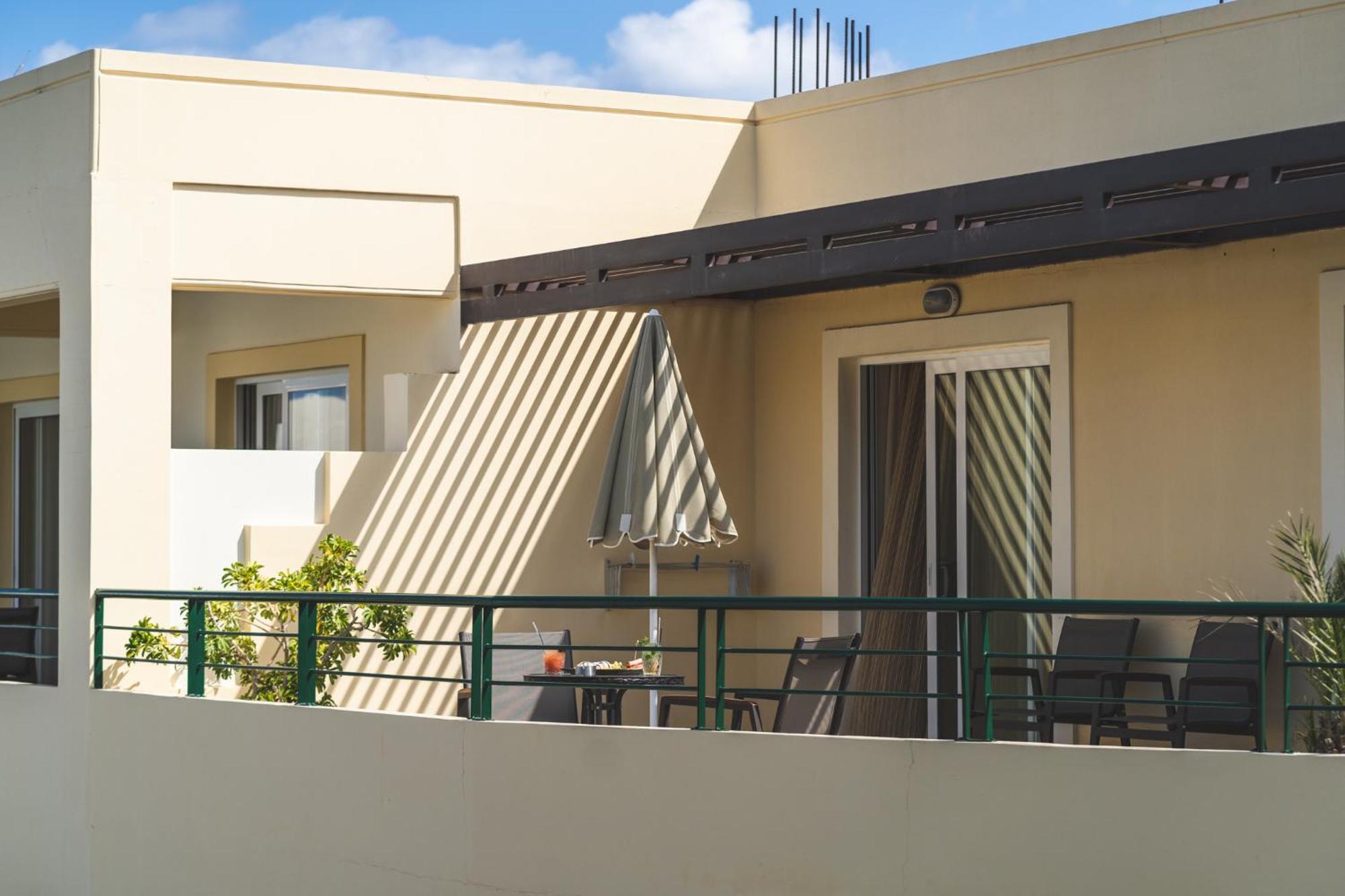 Helios Apartments Kato Daratso Rum bild
